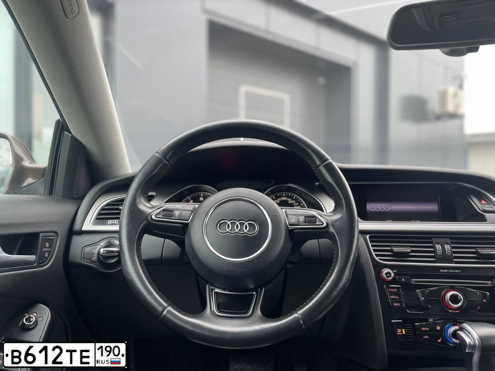 Фото автомобиля AUDI A5, 2012 — госномер У800КР07. Цвет: Коричневый