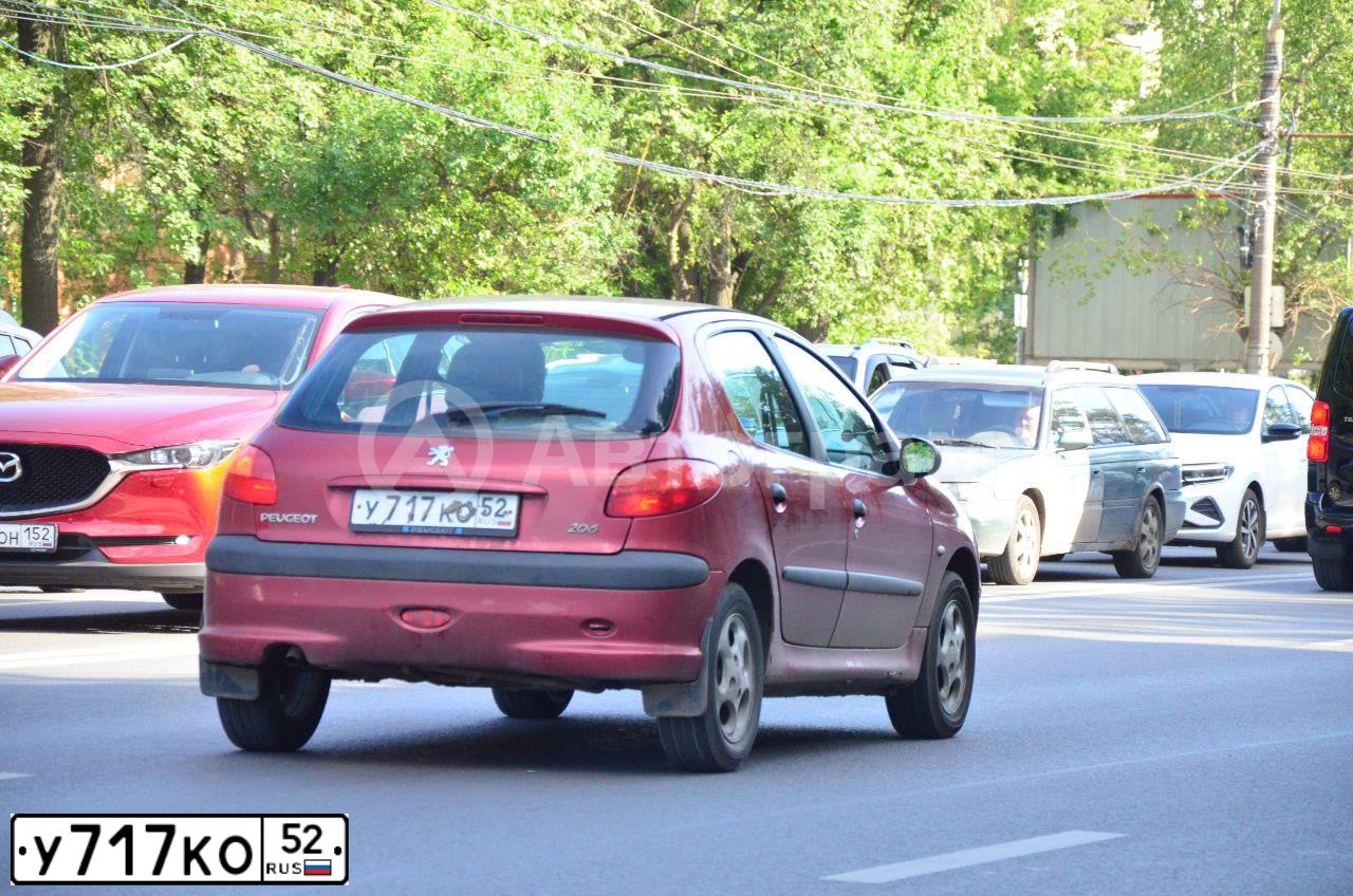 Фото автомобиля PEUGEOT 206, 2005 — госномер У717КО52. Цвет: КРАСНЫЙ
