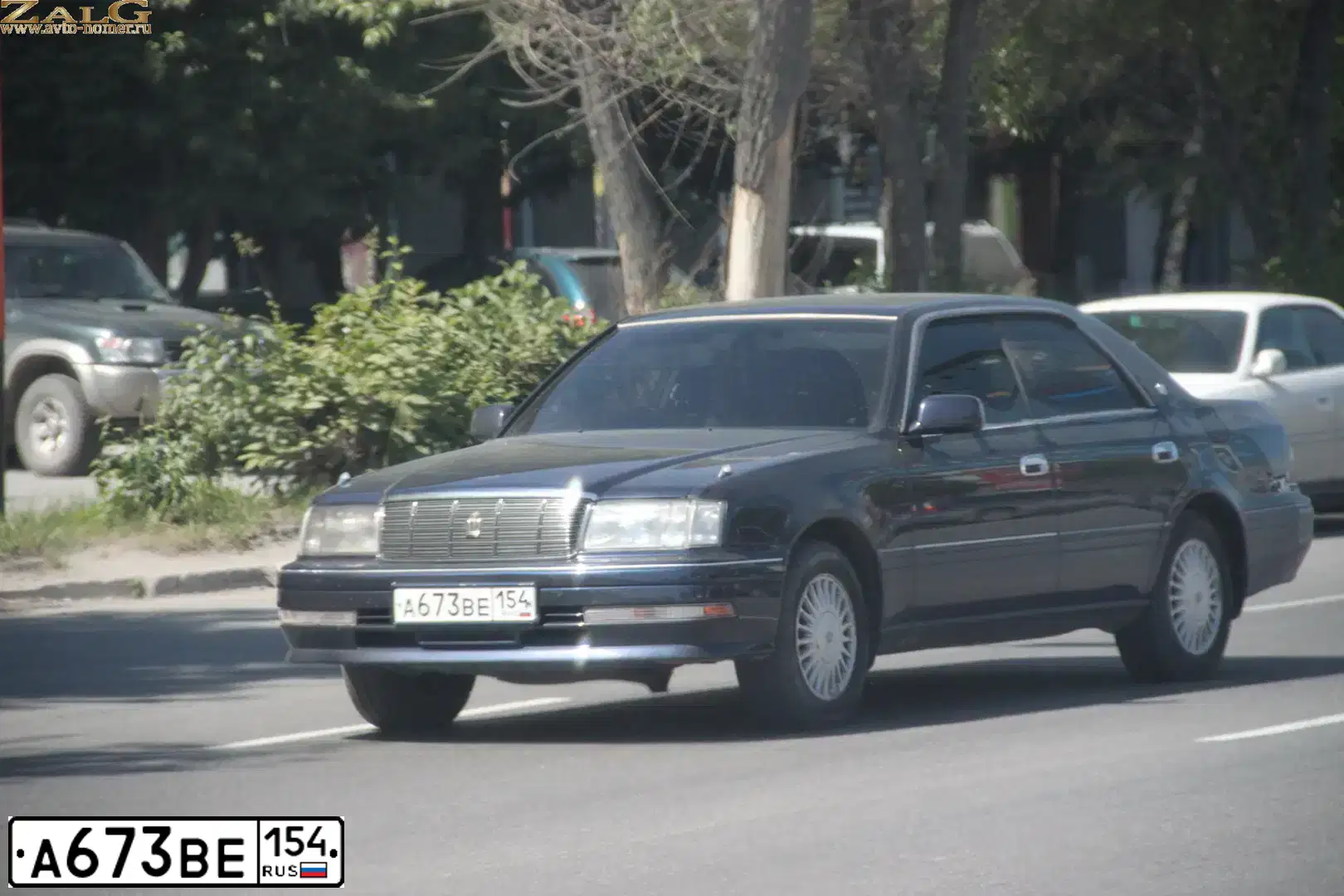 Фото автомобиля TOYOTA CROWN, 1995 — госномер Т194МК55