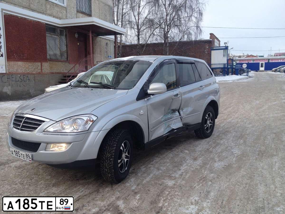 Фото автомобиля SSANGYONG KYRON, 2012 — госномер А185ТЕ89. Цвет: СВЕТЛО-СЕРЫЙ