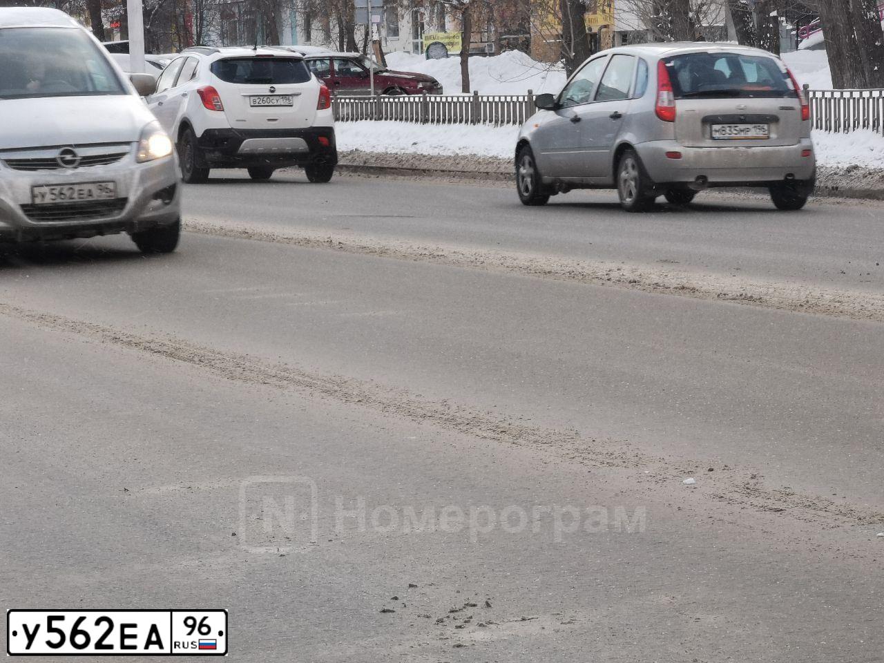 Фото автомобиля OPEL ZAFIRA, 2011 — госномер К370ЕЕ07. Цвет: СВЕТЛО-СЕРЫЙ