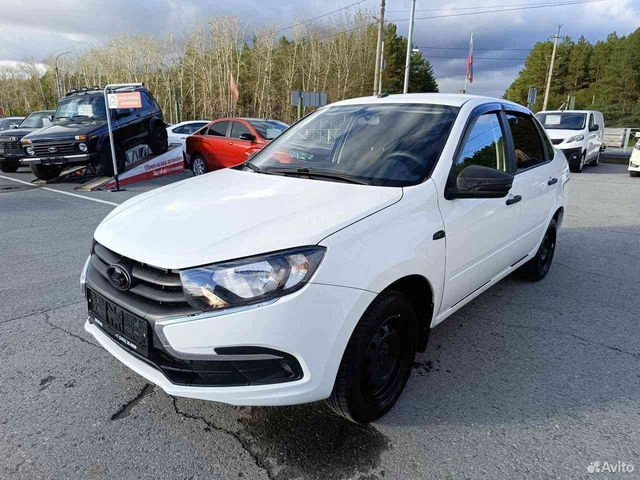 Фото автомобиля LADA 2190 GRANTA, 2020 — госномер А978НН172. Цвет: Белый