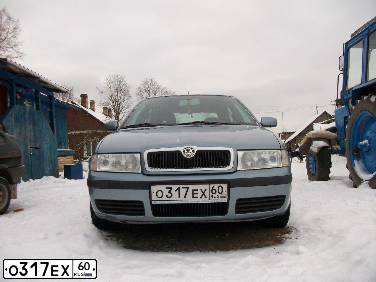 Фото автомобиля SKODA OCTAVIA, 2006 — госномер Р895АЕ198. Цвет: СЕРО-ГОЛУБОЙ