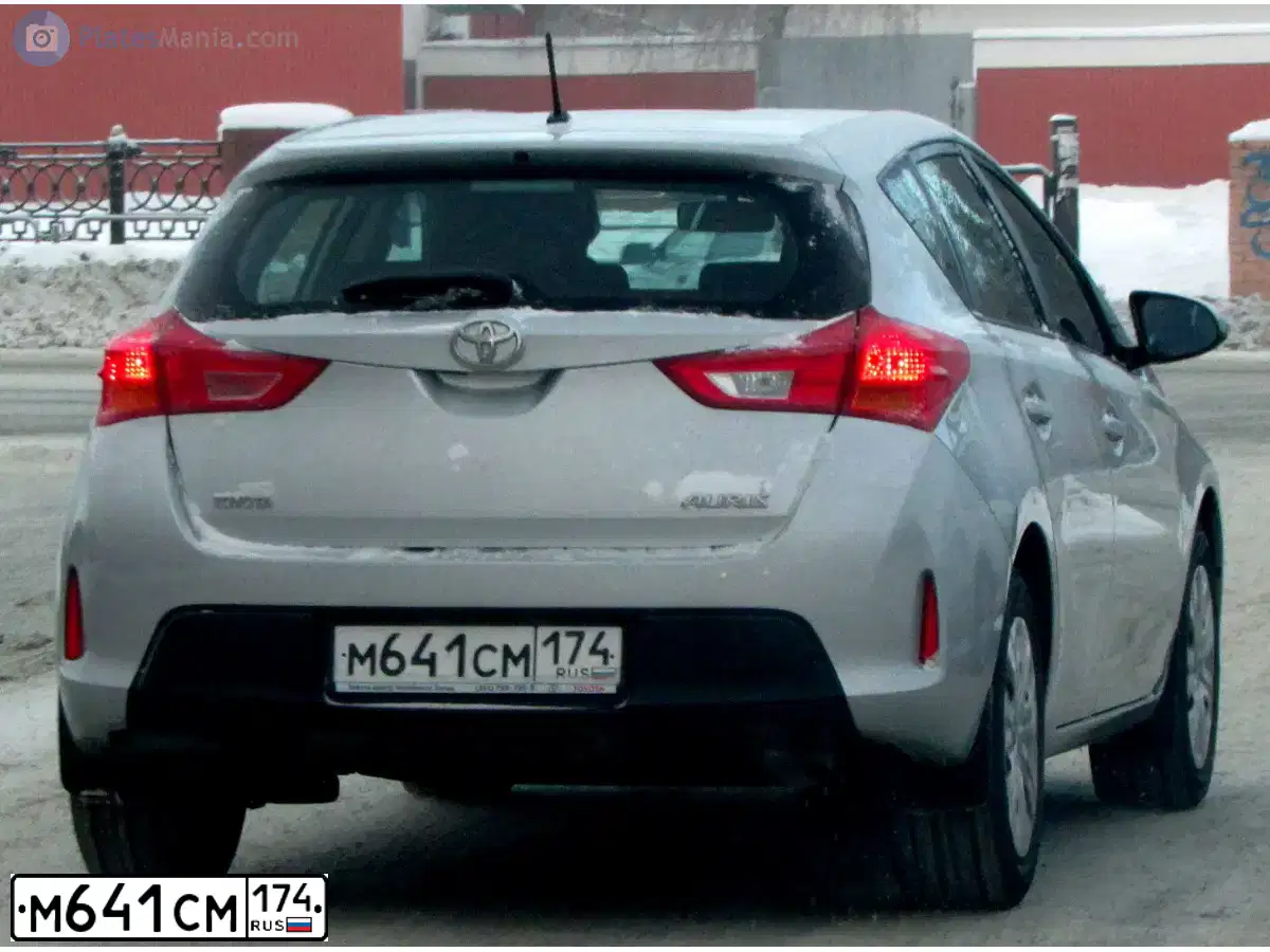 Фото автомобиля TOYOTA AURIS, 2013 — госномер М641СМ174. Цвет: СЕРЕБРИСТЫЙ