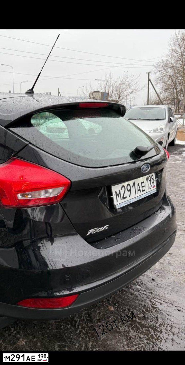 Фото автомобиля FORD FOCUS, 2015 — госномер У117ВА198. Цвет: ЧЕРНЫЙ