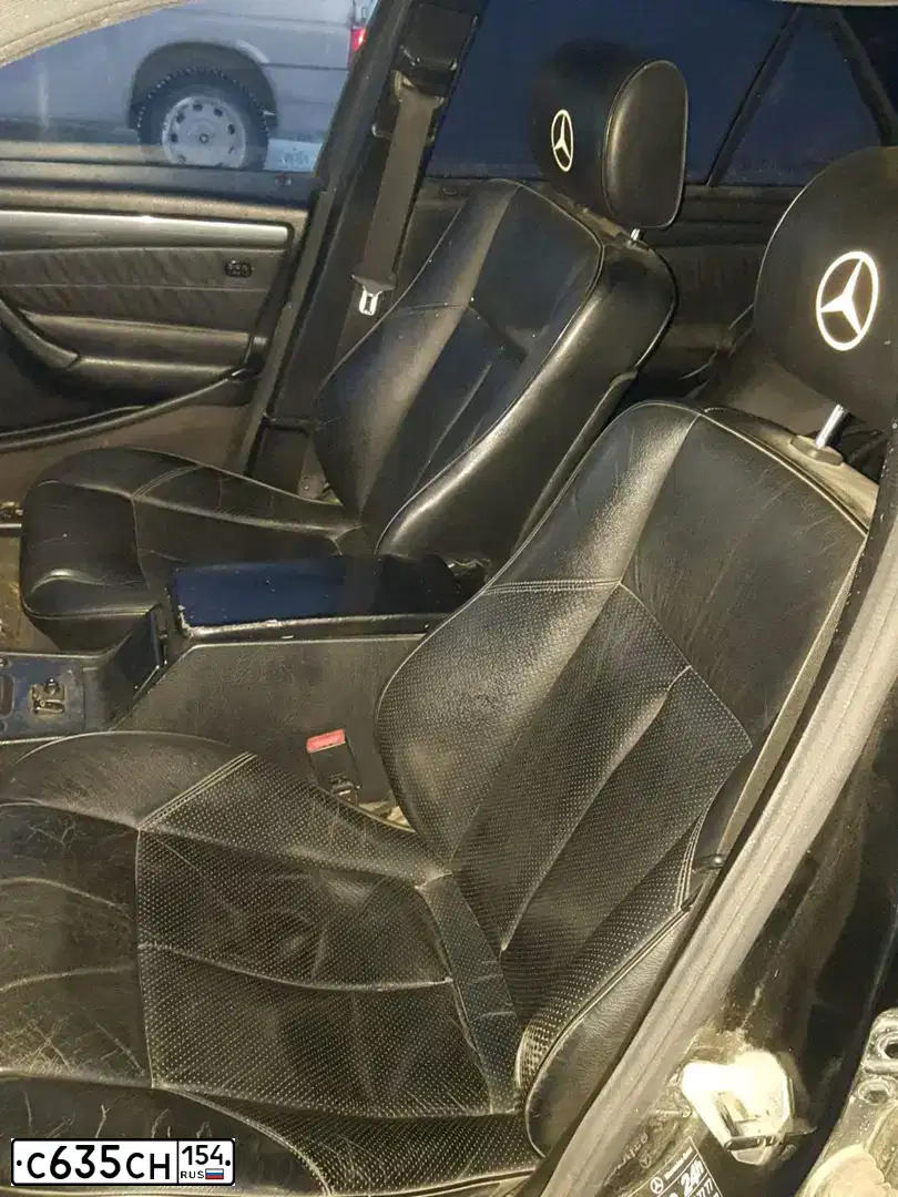 Фото автомобиля MERCEDES C-KLASSE, 1999 — госномер В464ВО154. Цвет: ЧЕРНЫЙ