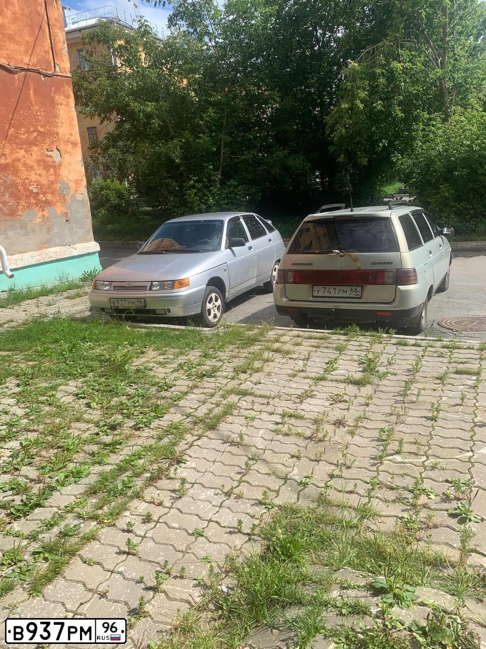 Фото автомобиля LADA VESTA, 2017 — госномер В937РМ196. Цвет: Коричневый