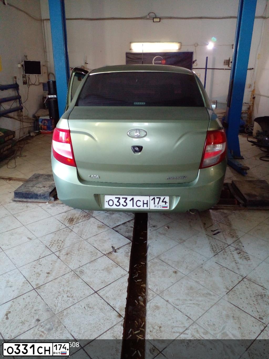 Фото автомобиля LADA 2190 GRANTA, 2013 — госномер В948СУ702. Цвет: СВЕТЛО-ЗЕЛЕНЫЙ