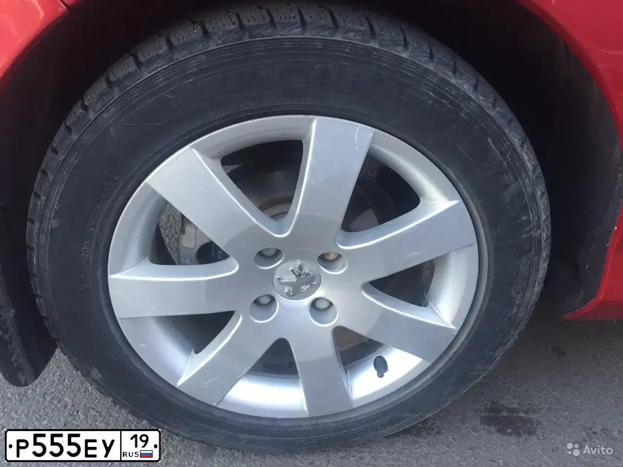 Фото автомобиля VOLKSWAGEN PASSAT, 2012 — госномер А757ТВ124