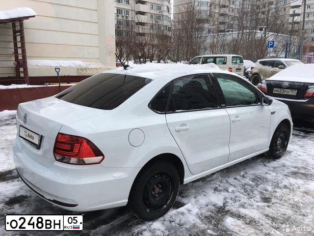 Фото автомобиля VOLKSWAGEN POLO, 2017 — госномер О248ВН05. Цвет: БЕЛЫЙ