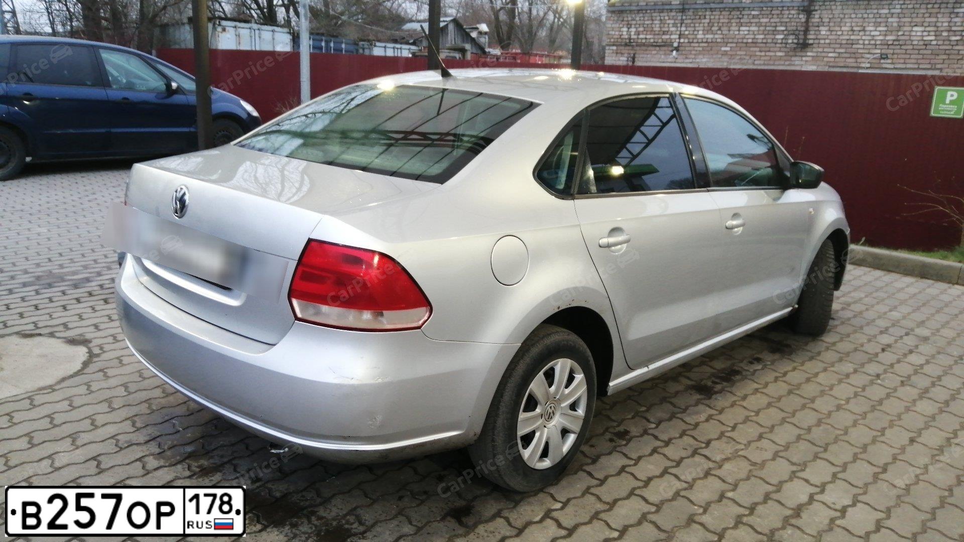 Фото автомобиля VOLKSWAGEN POLO, 2013 — госномер Е584КН147. Цвет: СЕРЕБРИСТЫЙ