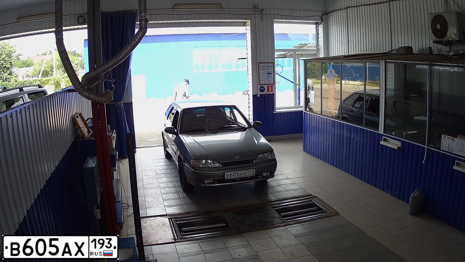 Фото автомобиля LADA 2114 SAMARA, 2009 — госномер С648ТС01. Цвет: средний серо-зеленый металлик