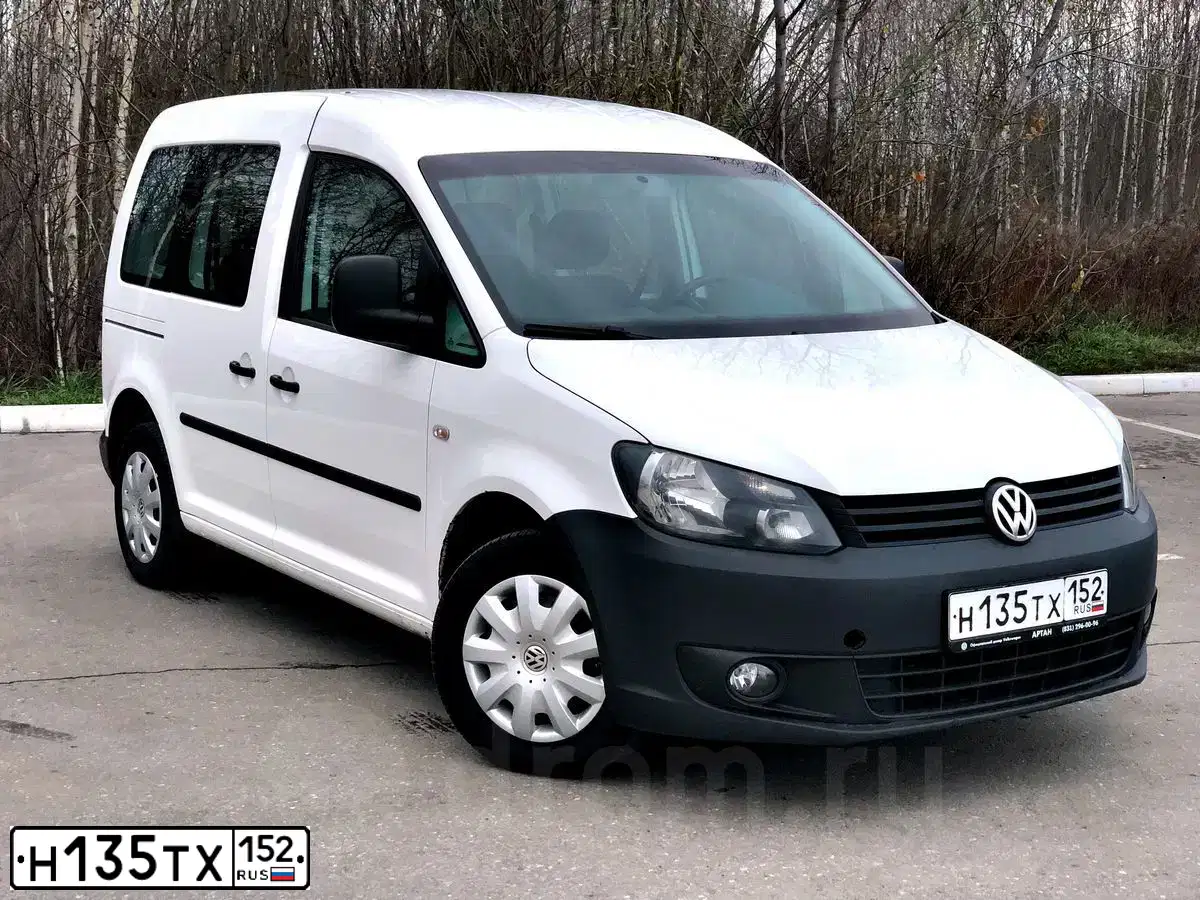 Фото автомобиля VOLKSWAGEN CADDY, 2014 — госномер Н135ТХ152. Цвет: Белый