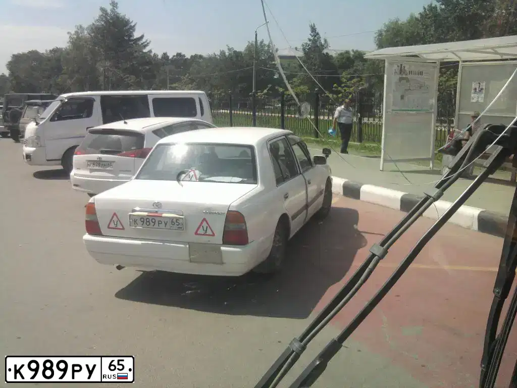 Фото автомобиля ТОУОТА СRОWN СОМFОRТ, 2002 — госномер К989РУ65