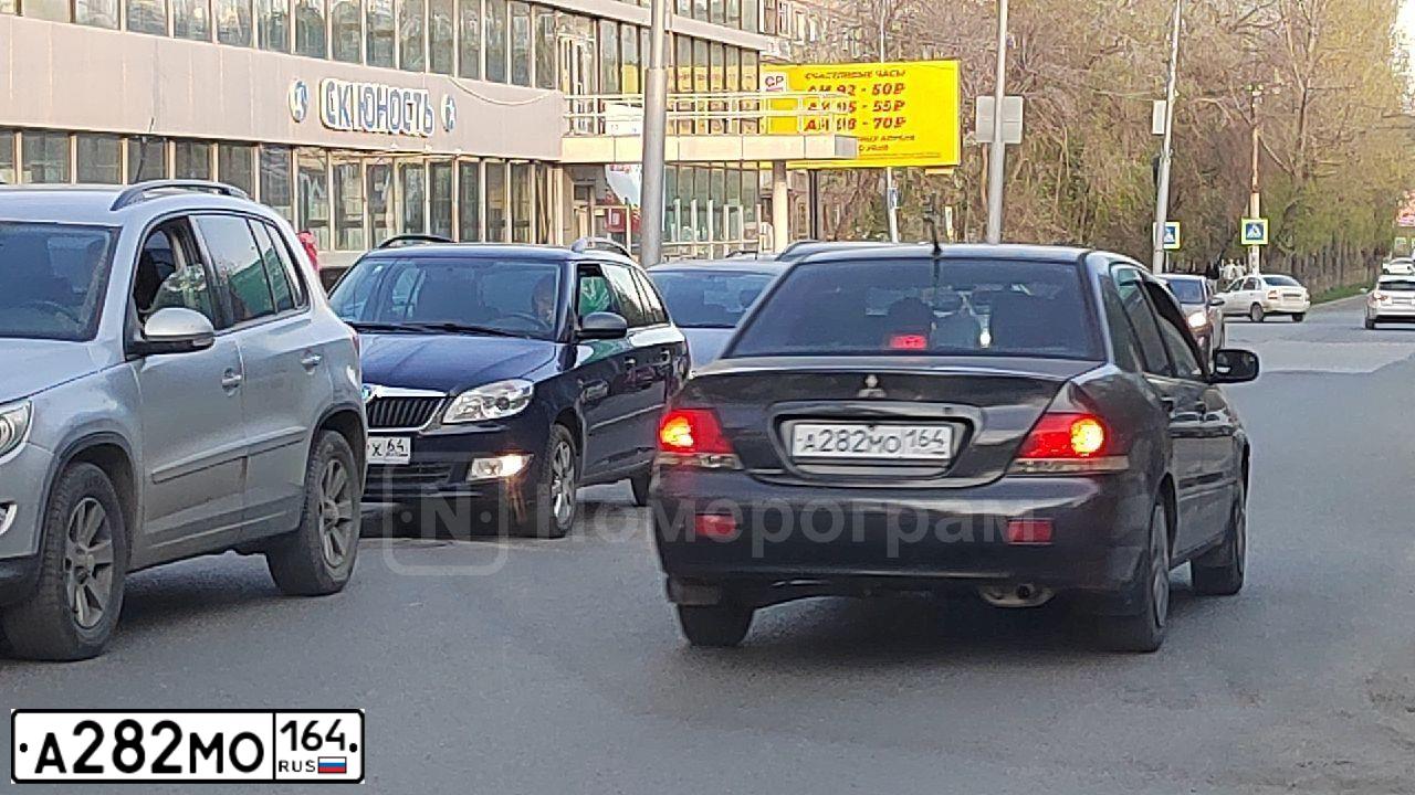 Фото автомобиля LADA 2112, 2008 — госномер Е474КС180. Цвет: СРЕДНИЙ СЕРО-ЗЕЛЕН МЕТ