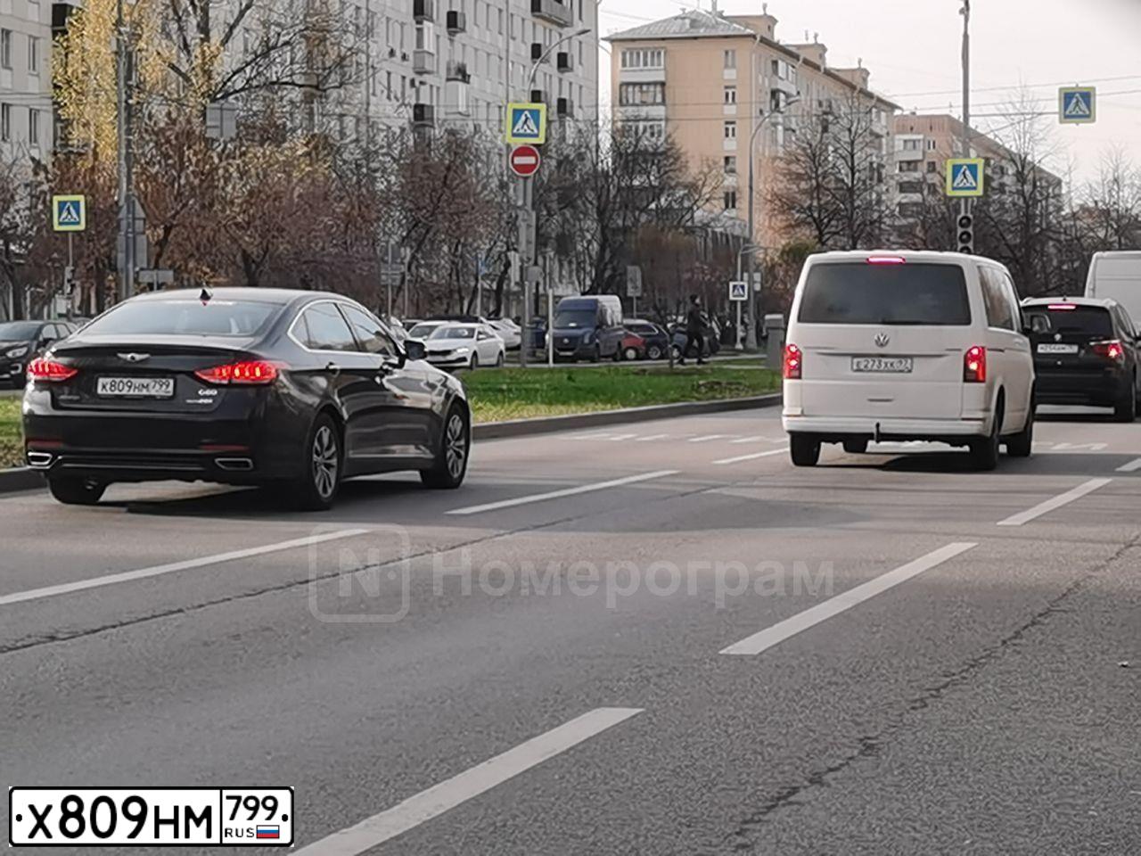 Фото автомобиля KIA SORENTO, 2019 — госномер Х809НМ799. Цвет: Коричневый