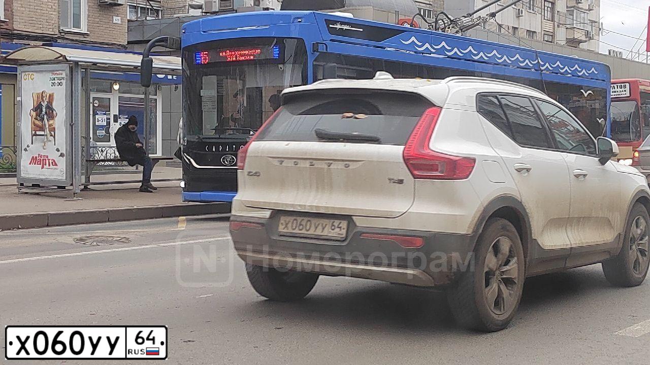 Фото автомобиля VOLKSWAGEN TIGUAN, 2012 — госномер Т655ТУ124. Цвет: ЧЕРНЫЙ