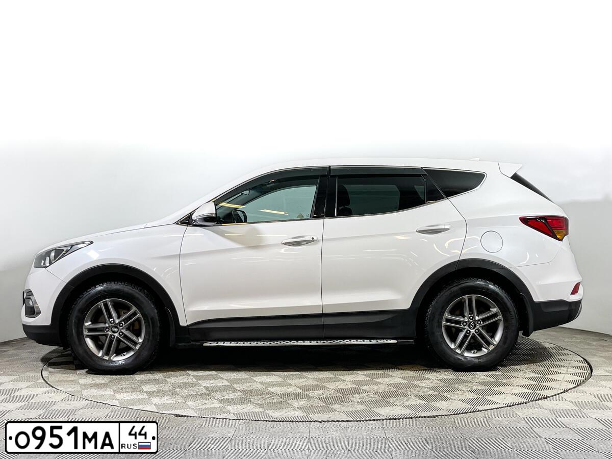Фото автомобиля HYUNDAI SANTA FE, 2017 — госномер О951МА44. Цвет: БЕЛЫЙ