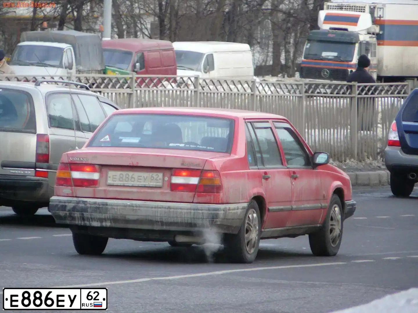 Фото автомобиля VOLVO 900-SERIE, 1993 — госномер Е886ЕУ62. Цвет: КРАСНЫЙ