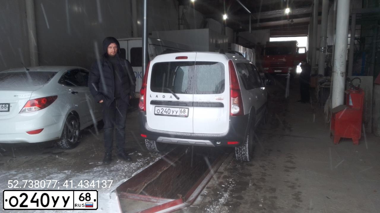 Фото автомобиля LADA KS045L LADA LARGUS, 2020 — госномер О240УУ68. Цвет: Белый