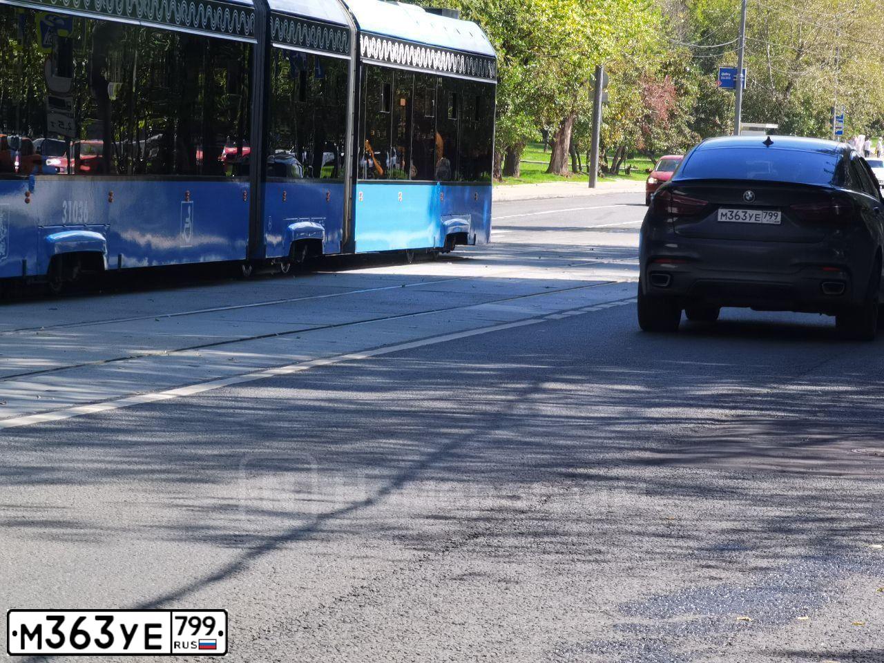Фото автомобиля BMW X6, 2017 — госномер Х302ОУ797. Цвет: ЧЕРНЫЙ