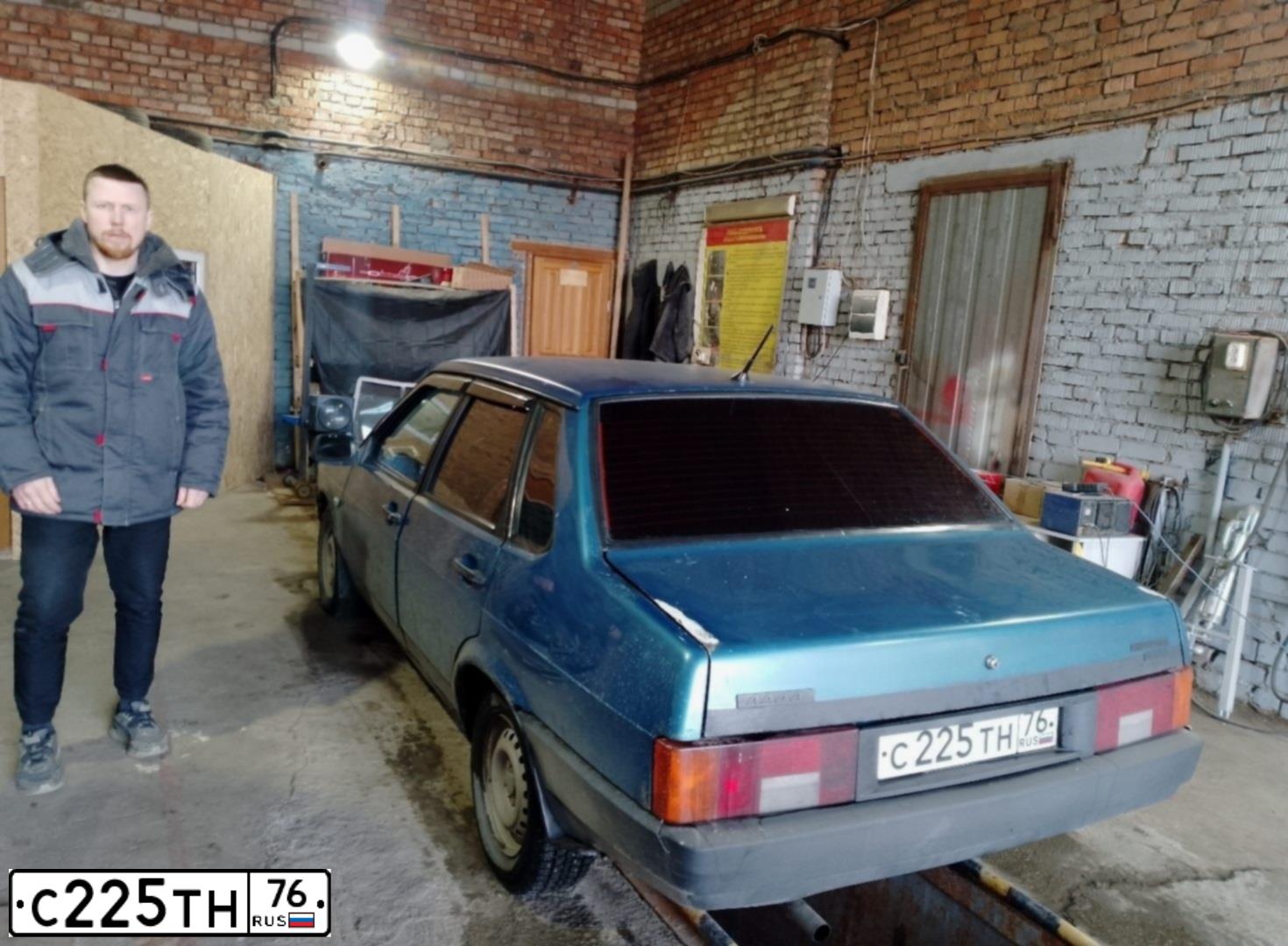 Фото автомобиля LADA 2109 SAMARA, 2000 — госномер С225ТН76. Цвет: СИНИЙ