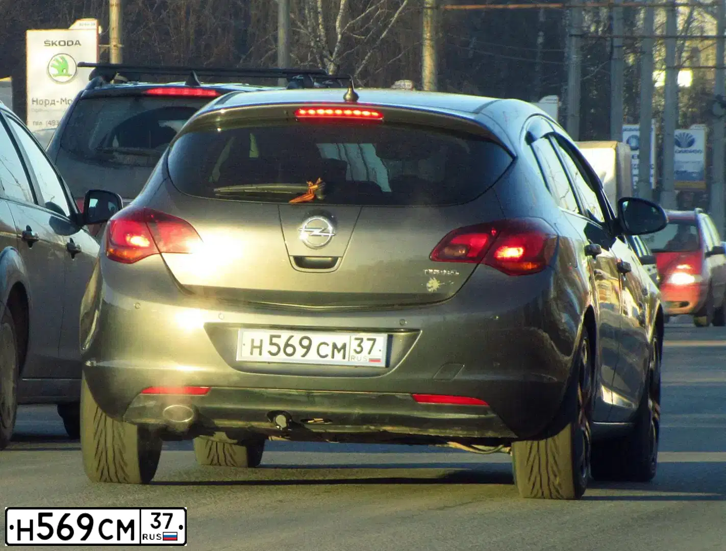 Фото автомобиля LADA 2110, 2003 — госномер Н569СМ52. Цвет: СЕРЫЙ