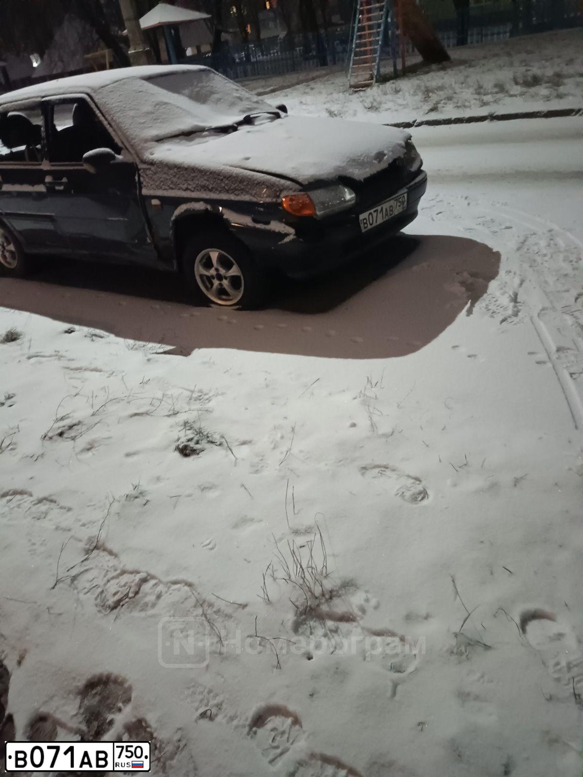 Фото автомобиля LADA 2115 SAMARA, 2008 — госномер В071АВ750. Цвет: ЧЕРНЫЙ