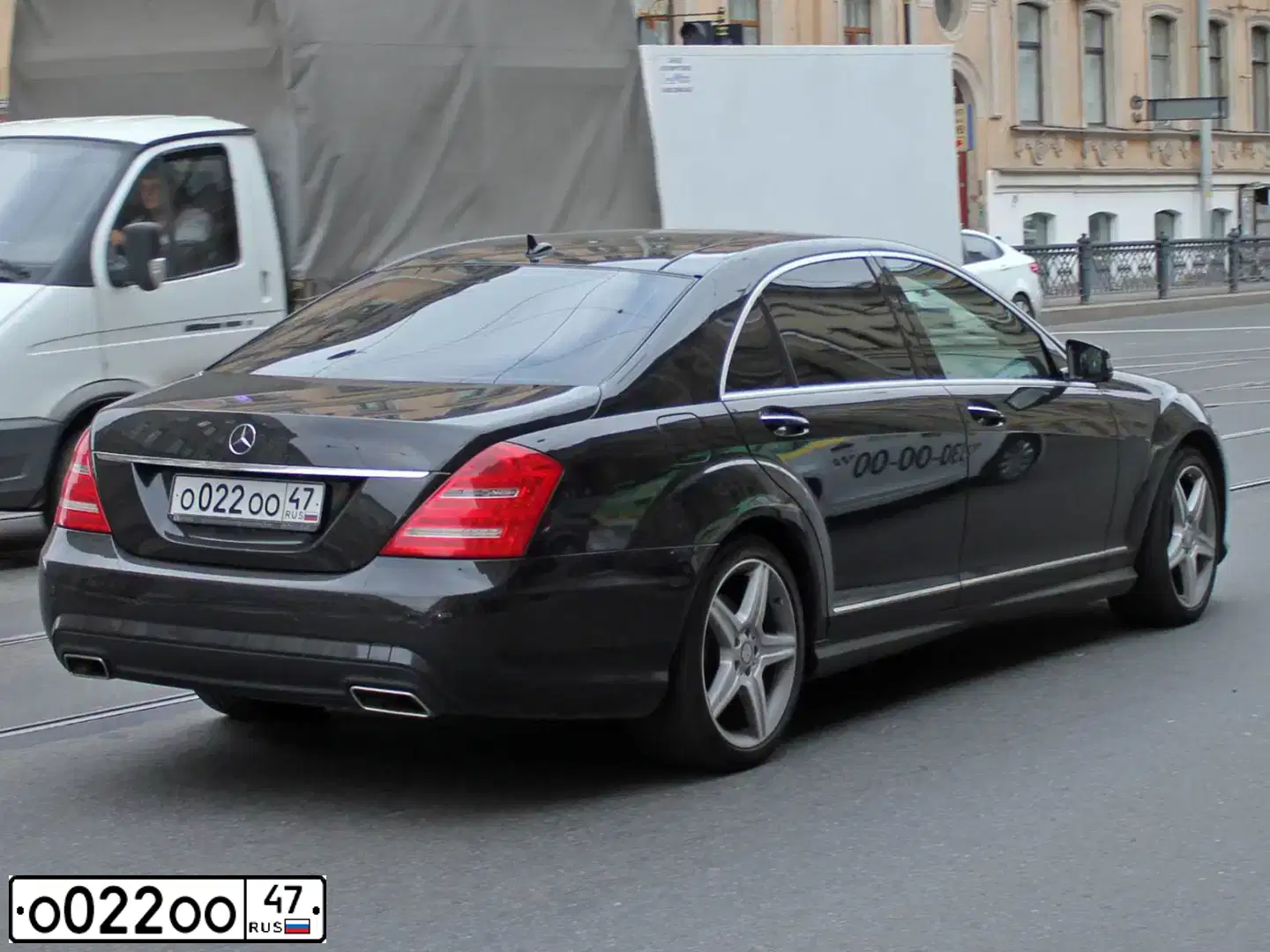 Фото автомобиля MERCEDES S-KLASSE, 2010 — госномер У714НО178. Цвет: ЧЕРНЫЙ