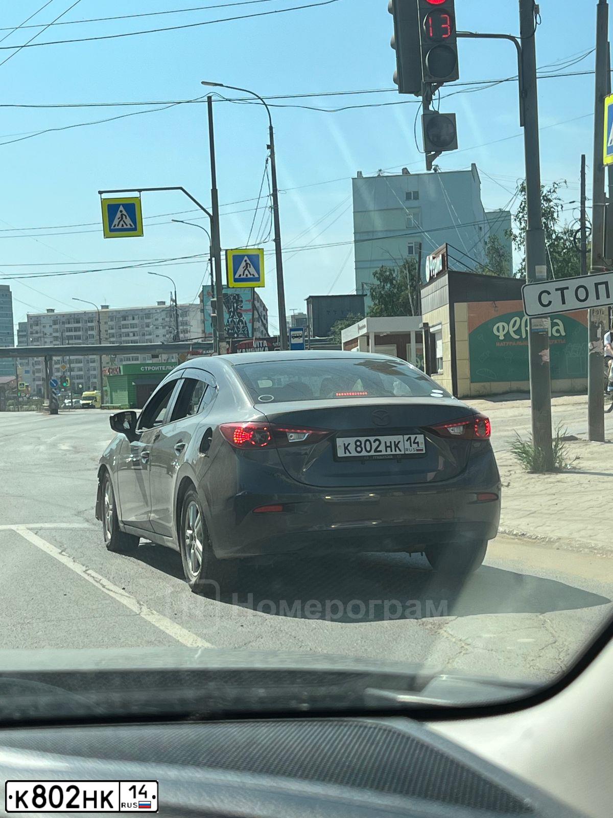 Фото автомобиля MAZDA AXELA, 2013 — госномер Т886МК138