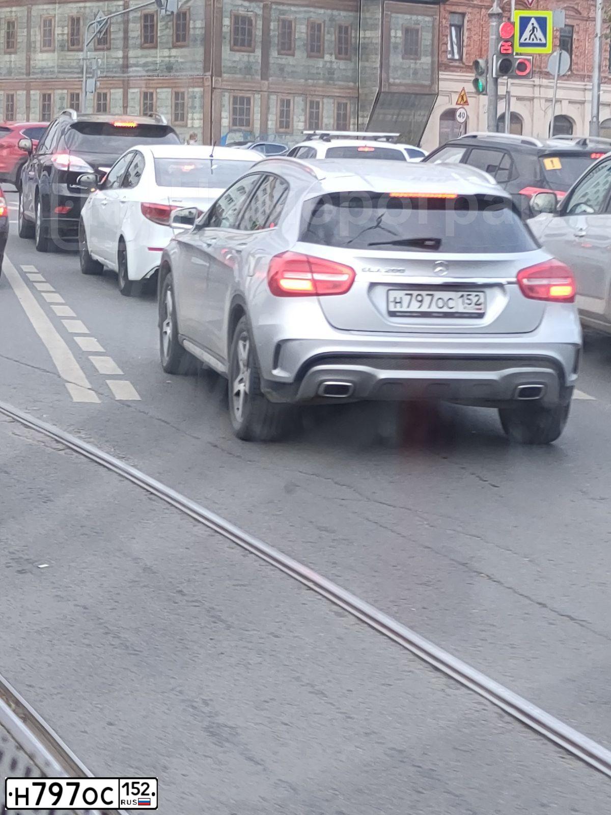Фото автомобиля MERCEDES GLA-KLASSE, 2015 — госномер Н797ОС152. Цвет: СЕРЕБРИСТЫЙ