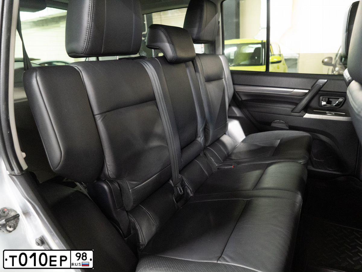 Фото автомобиля TOYOTA AURIS, 2010 — госномер В341НС147. Цвет: ЧЕРНЫЙ