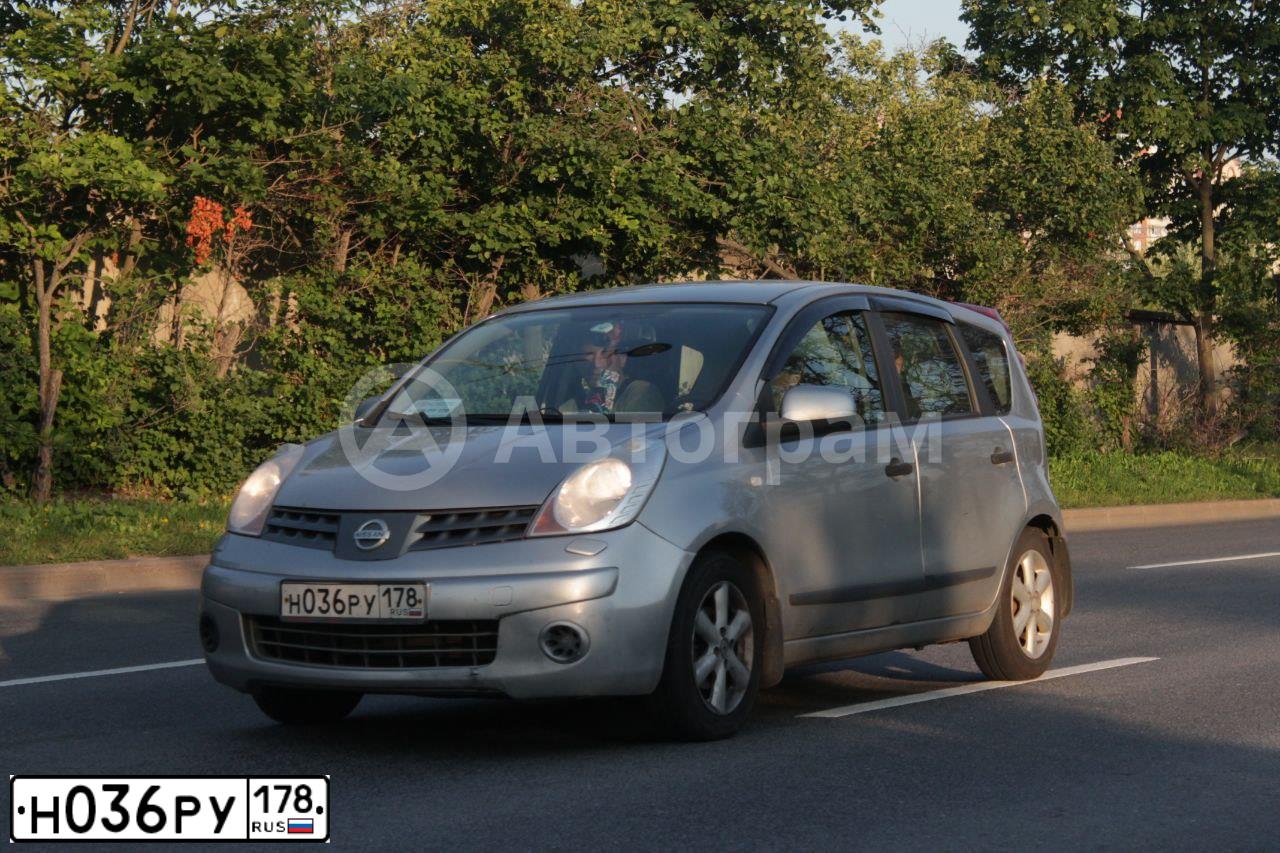 Фото автомобиля NISSAN NOTE, 2007 — госномер Н036РУ178. Цвет: СЕРЕБРИСТЫЙ