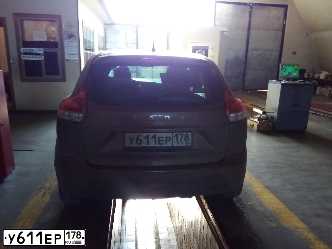Фото автомобиля LADA XRAY, 2016 — госномер У611ЕР178. Цвет: СВЕТЛО-КОРИЧНЕВЫЙ