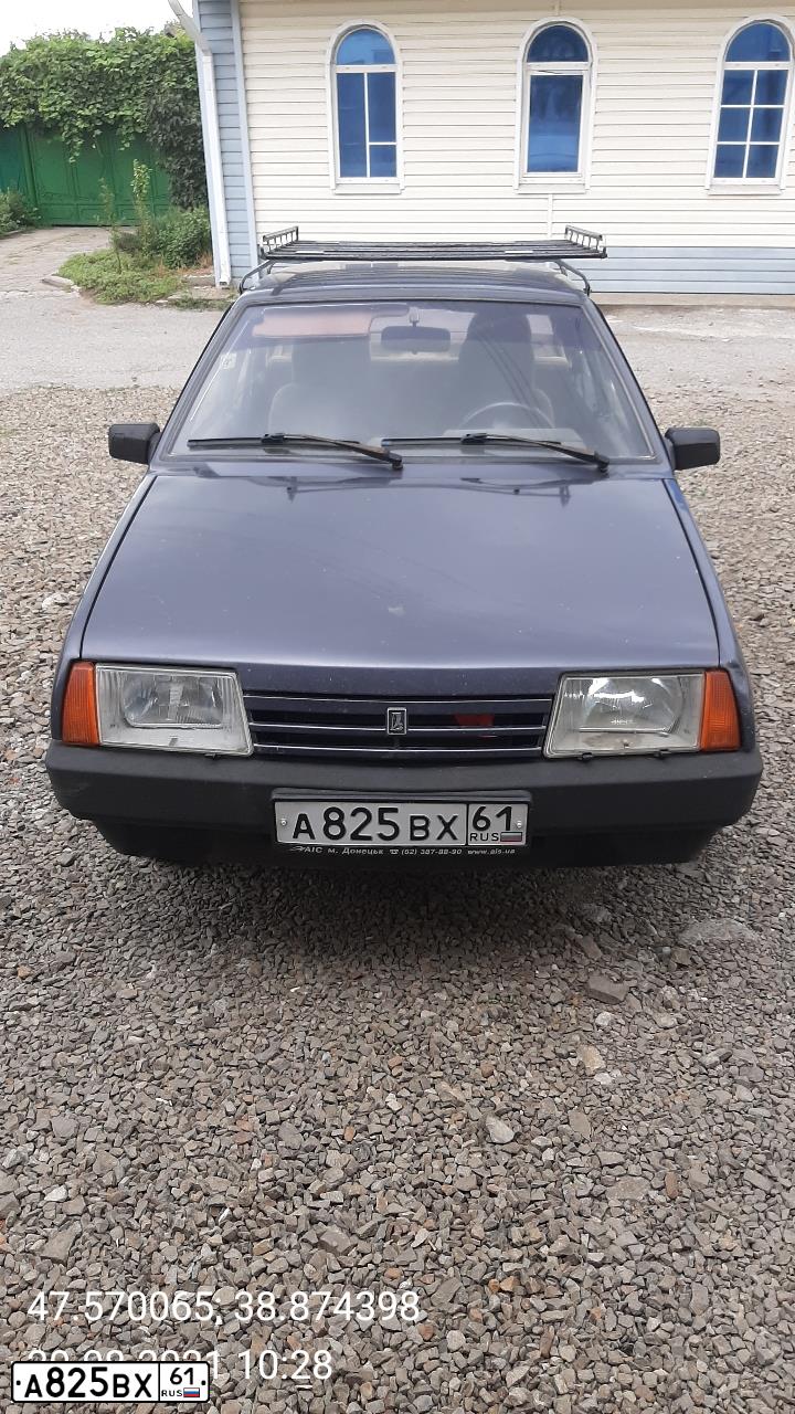 Фото автомобиля LADA 2109 SAMARA, 1997 — госномер Т407АЕ125. Цвет: Темно-синий