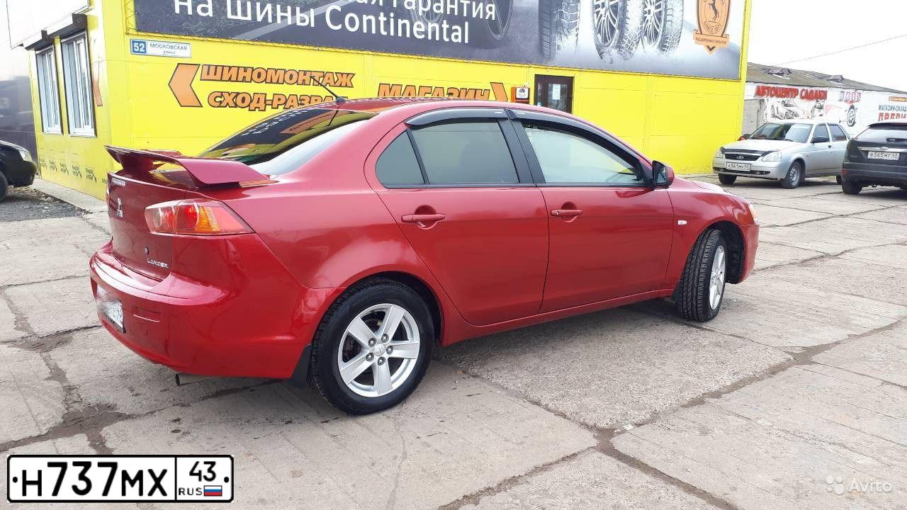 Фото автомобиля KIA RIO, 2018 — госномер В233ТУ43. Цвет: Белый