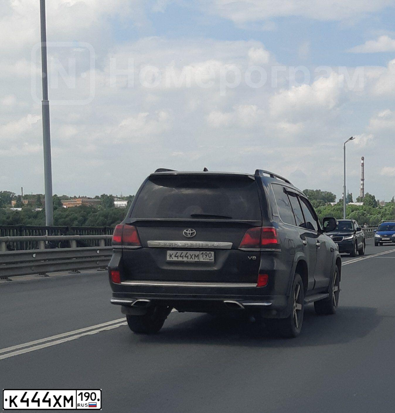 Фото автомобиля NISSAN PATHFINDER, 2007 — госномер К444ХМ190. Цвет: ЧЕРНЫЙ
