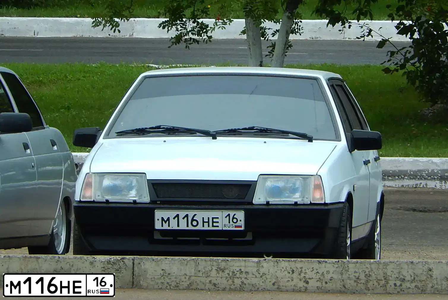 Фото автомобиля LADA 2109 SAMARA, 1999 — госномер У976ВК116. Цвет: ЯРКО-БЕЛЫЙ