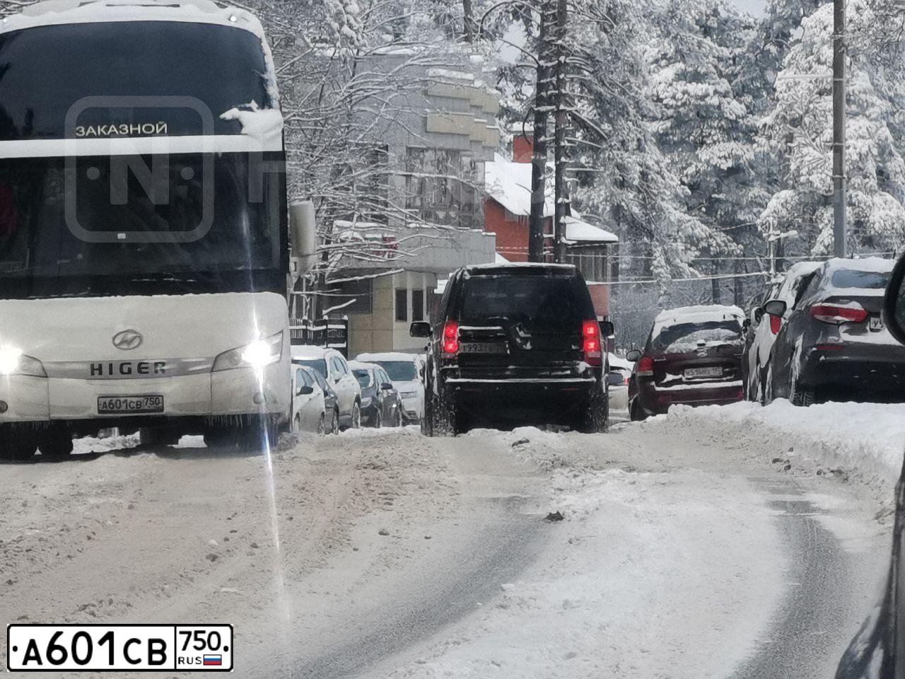 Фото автомобиля HIGER KLQ 6129, 2017 — госномер А601СВ750. Цвет: Белый