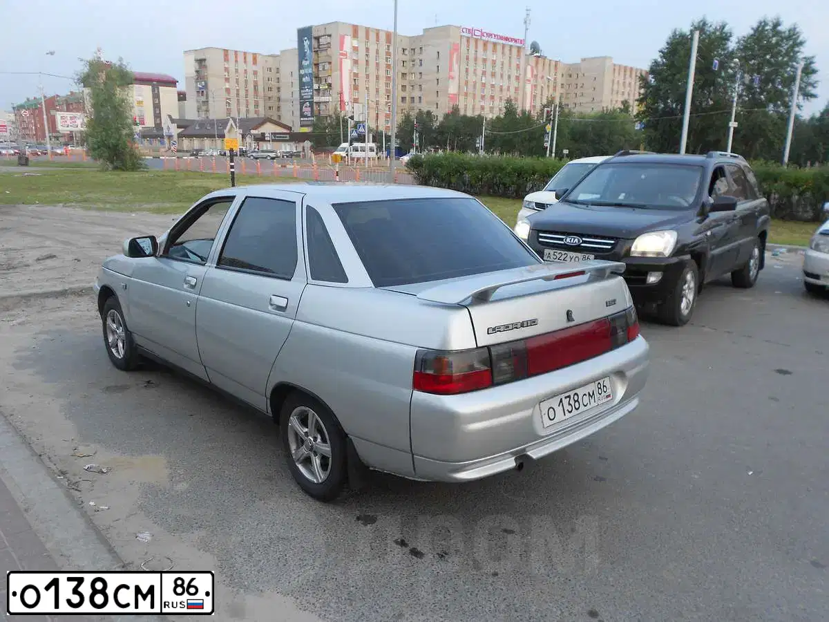Фото автомобиля LADA 2110 LADA, 2004 — госномер Т450УК22. Цвет: Светло-Серебристый металлик