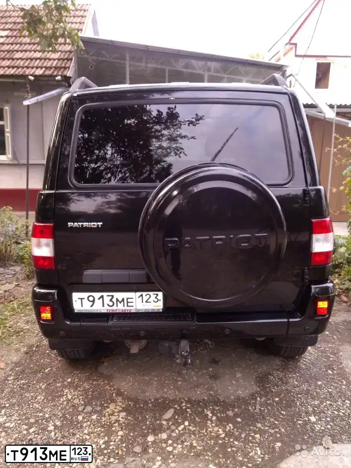 Фото автомобиля UAZ 3163 PATRIOT, 2013 — госномер К689ОЕ126. Цвет: АВАНТЮРИН МЕТАЛЛИК