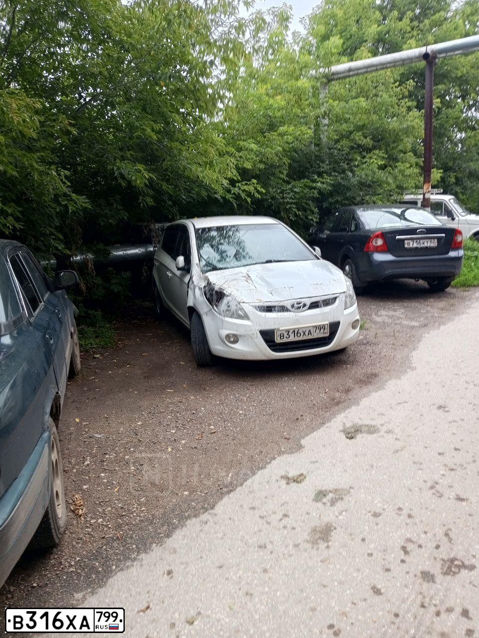 Фото автомобиля HYUNDAI I20, 2010 — госномер О442НР71. Цвет: Белый