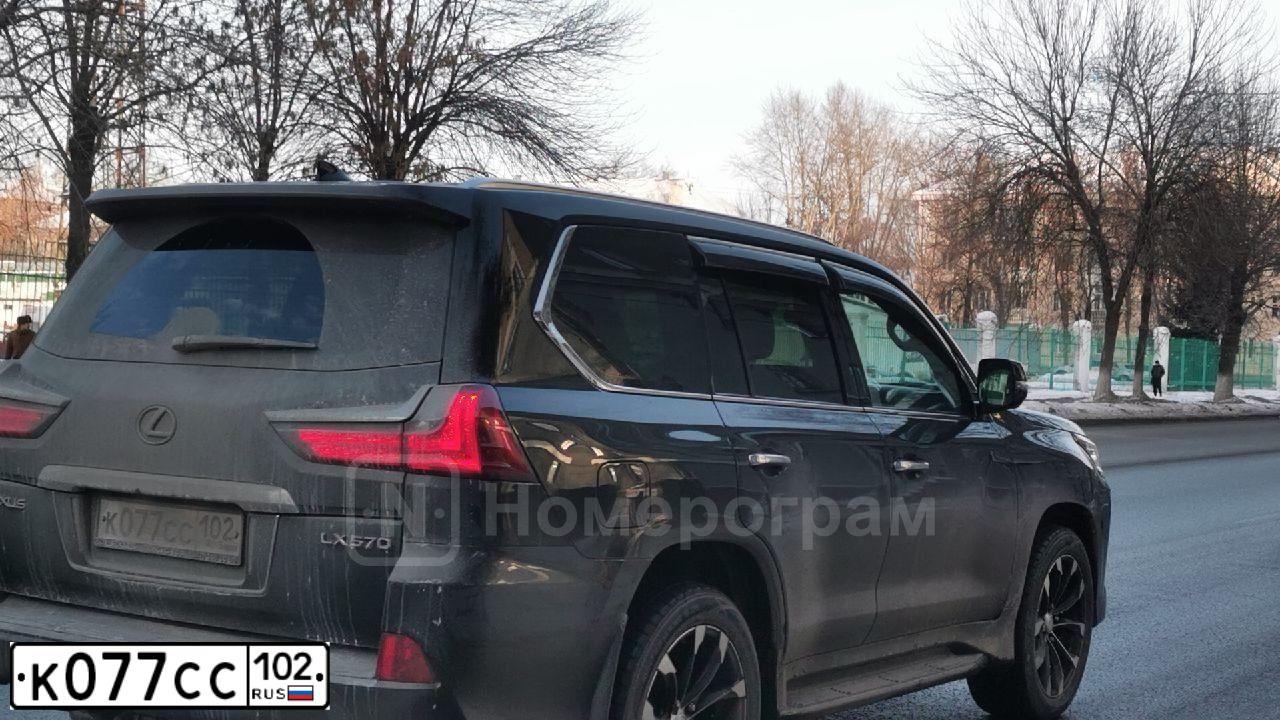 Фото автомобиля SSANGYONG ACTYON, 2012 — госномер У881ХТ197. Цвет: Серебристый