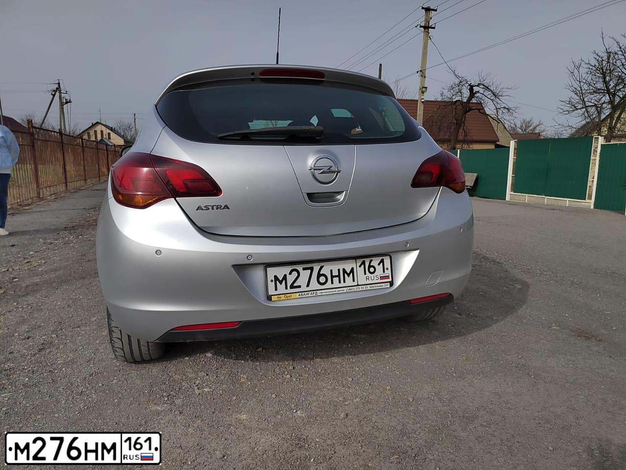 Фото автомобиля OPEL ASTRA, 2011 — госномер М276НМ161. Цвет: СЕРЕБРИСТЫЙ