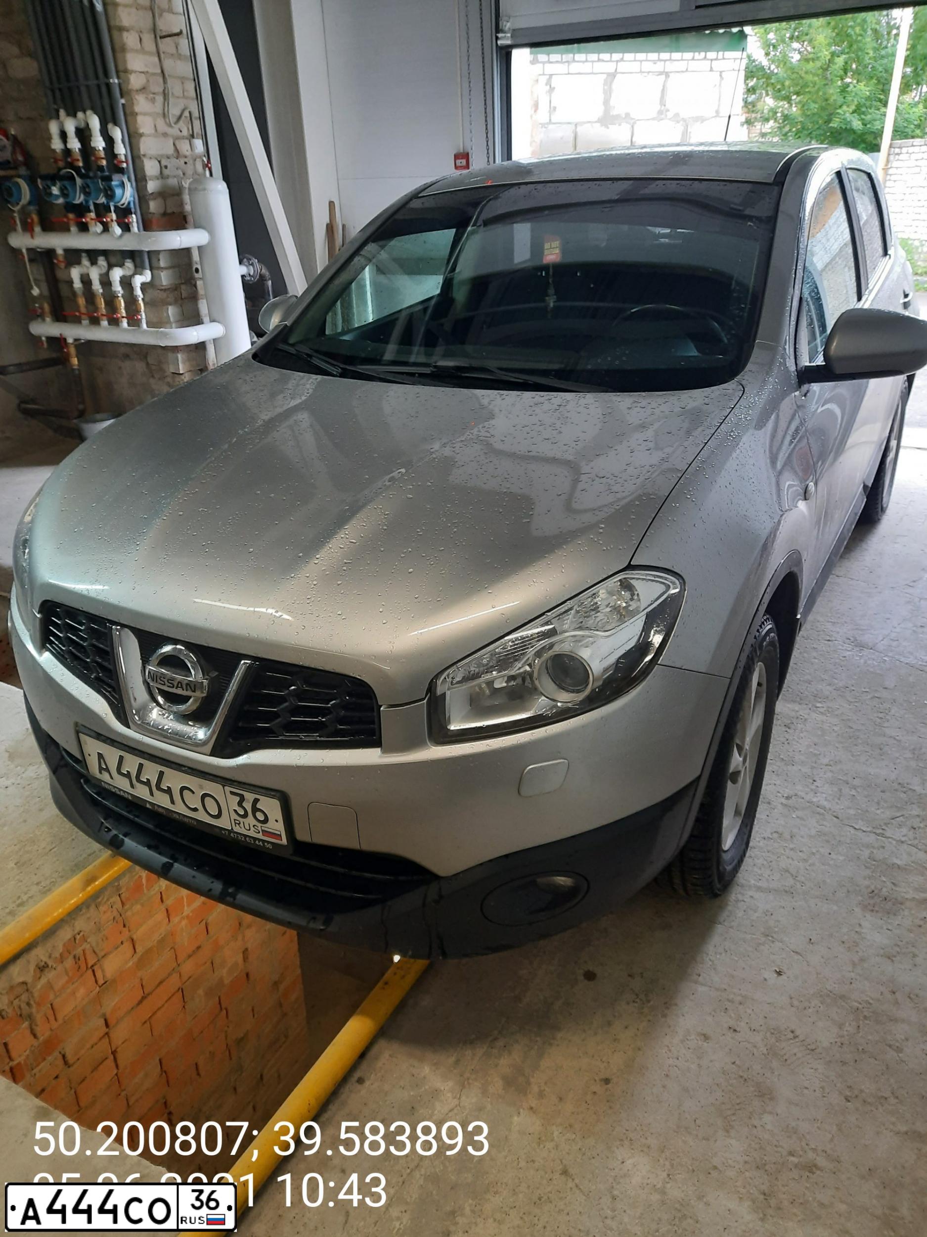 Фото автомобиля LADA 2172 PRIORA, 2008 — госномер А444СО36. Цвет: Темно-зеленый