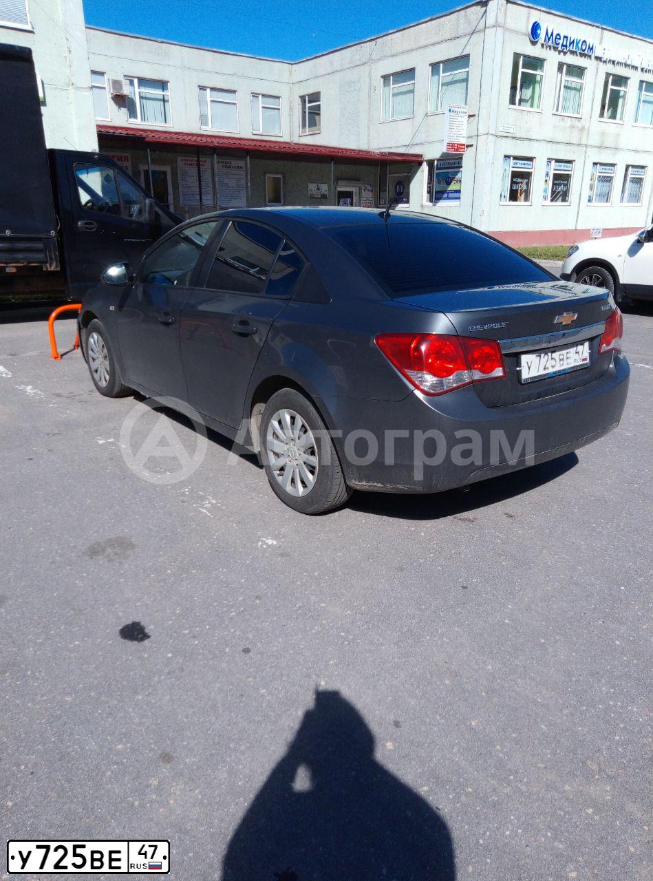 Фото автомобиля CHEVROLET CRUZE, 2011 — госномер У725ВЕ47. Цвет: БЕЛЫЙ