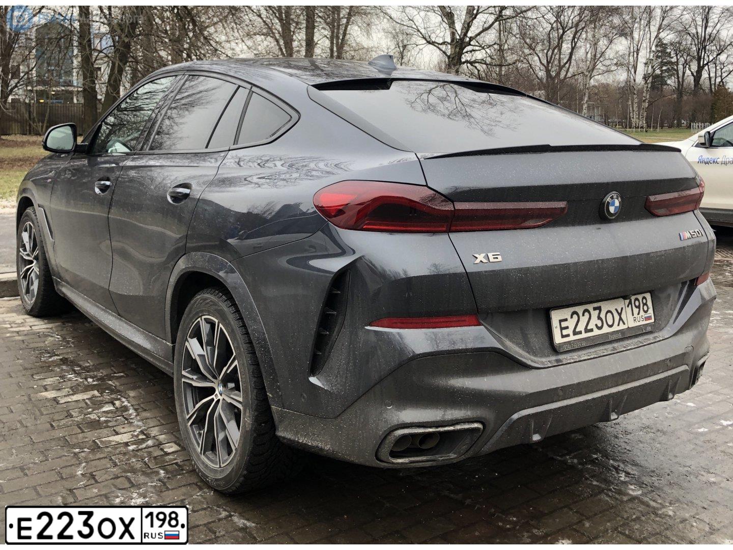Фото автомобиля BMW X6, 2019 — госномер Е223ОХ198. Цвет: СЕРЫЙ