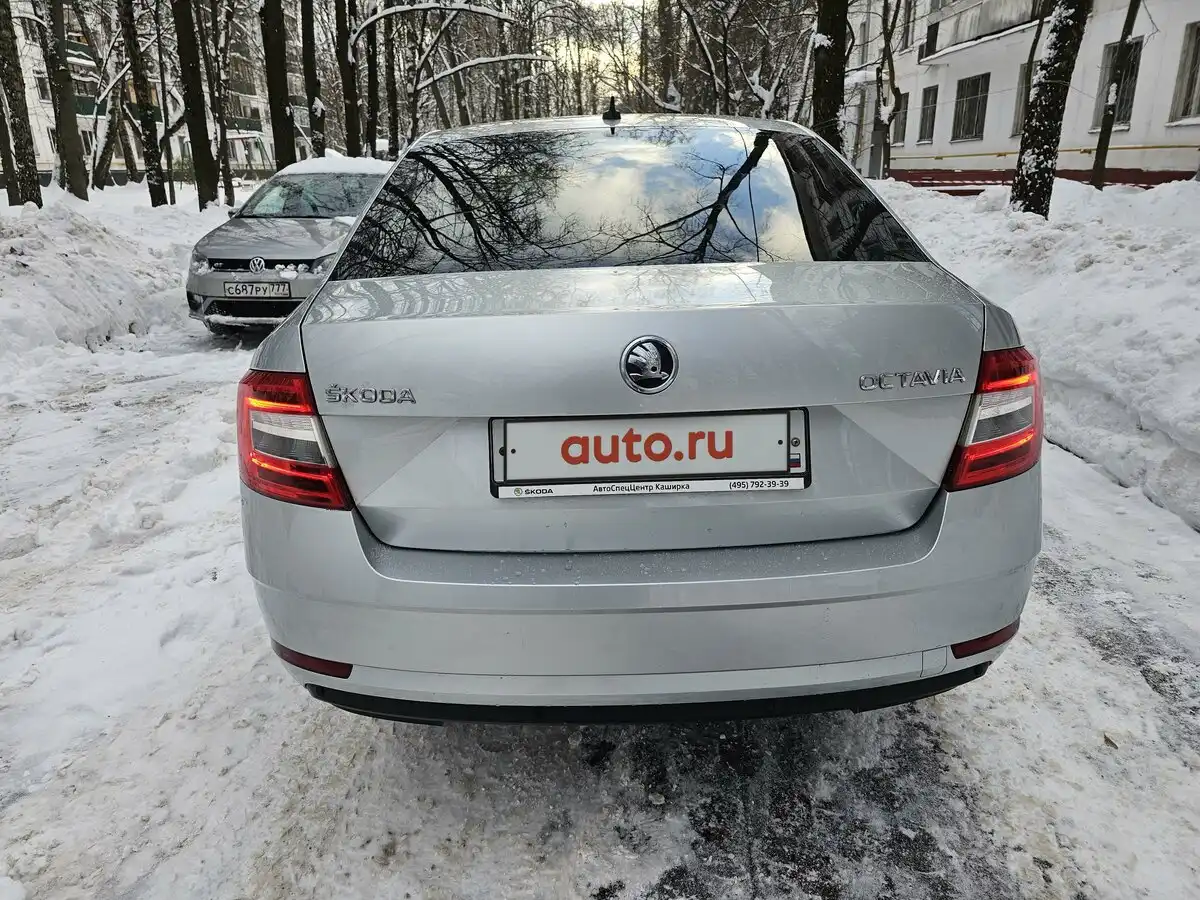 Фото автомобиля VOLKSWAGEN POLO, 2017 — госномер С687РУ777. Цвет: Серебристый