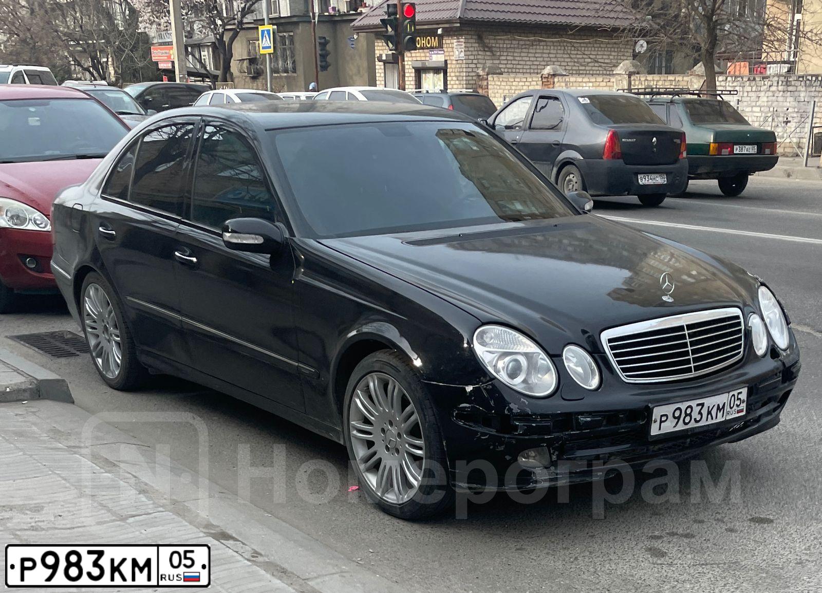 Фото автомобиля MERCEDES E-KLASSE, 2003 — госномер Н593СК05. Цвет: ЧЕРНЫЙ