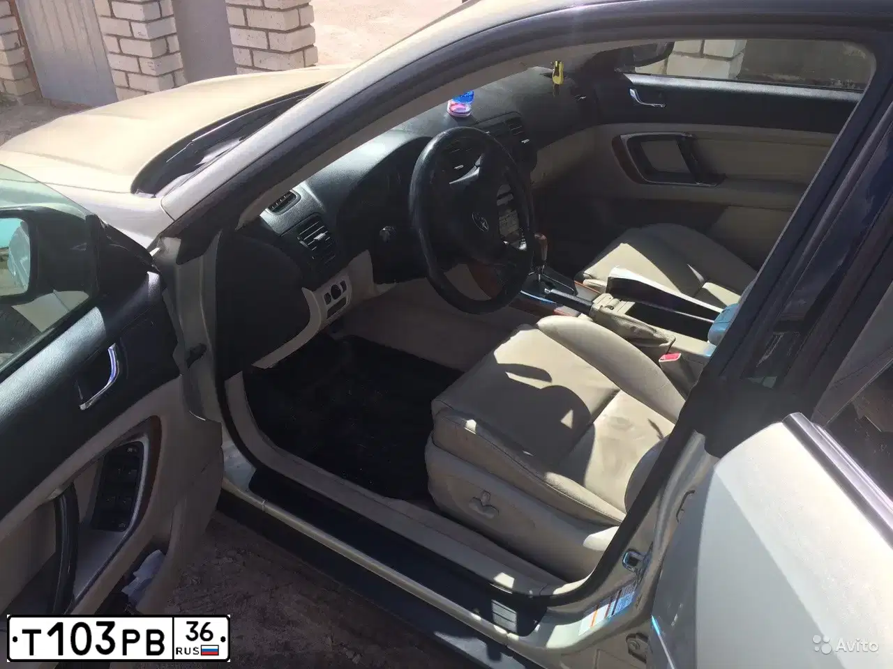 Фото автомобиля SUBARU OUTBACK, 2005 — госномер Т103РВ36. Цвет: ЗОЛОТИСТЫЙ